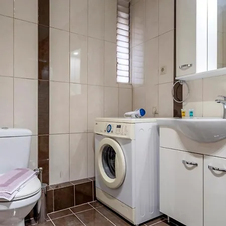 2 Bedroom Renovated Apartment With A View Athens Exterior photo