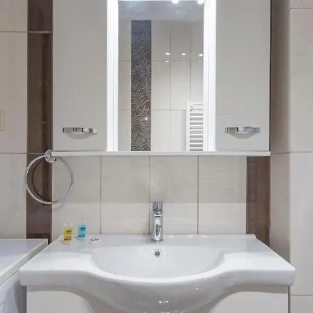 2 Bedroom Renovated Apartment With A View Athens Exterior photo