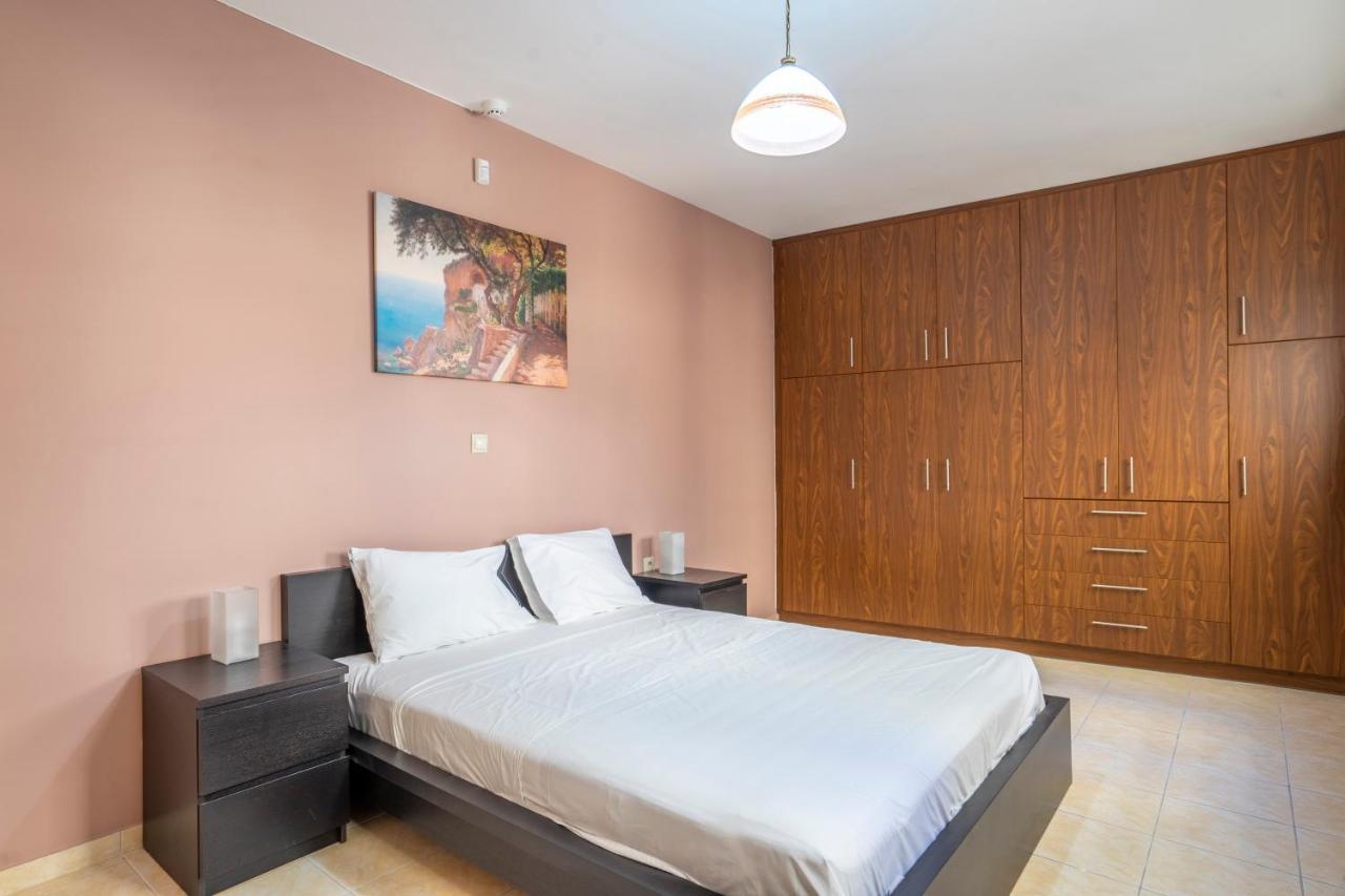 2 Bedroom Renovated With A View *
