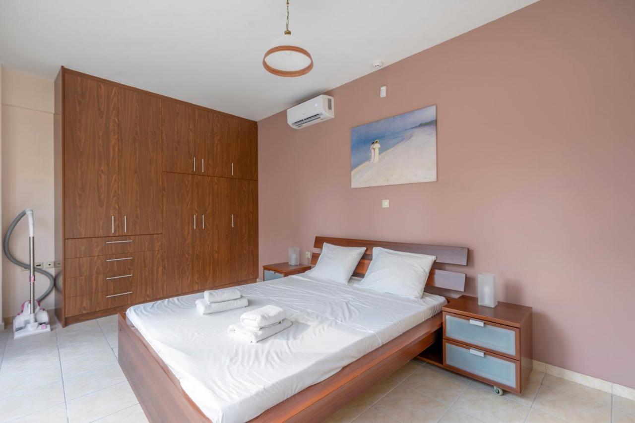 2 Bedroom Renovated With A View * Athens